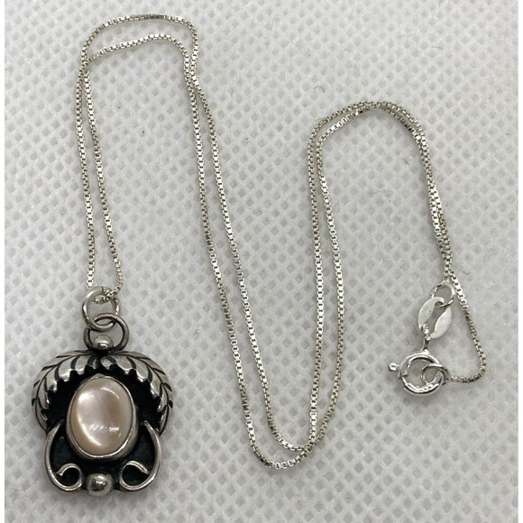 Vintage SW Style Pink Mother of Pearl 16'' Necklace Sterling 925 Silver 3.4g - Picture 2 of 8